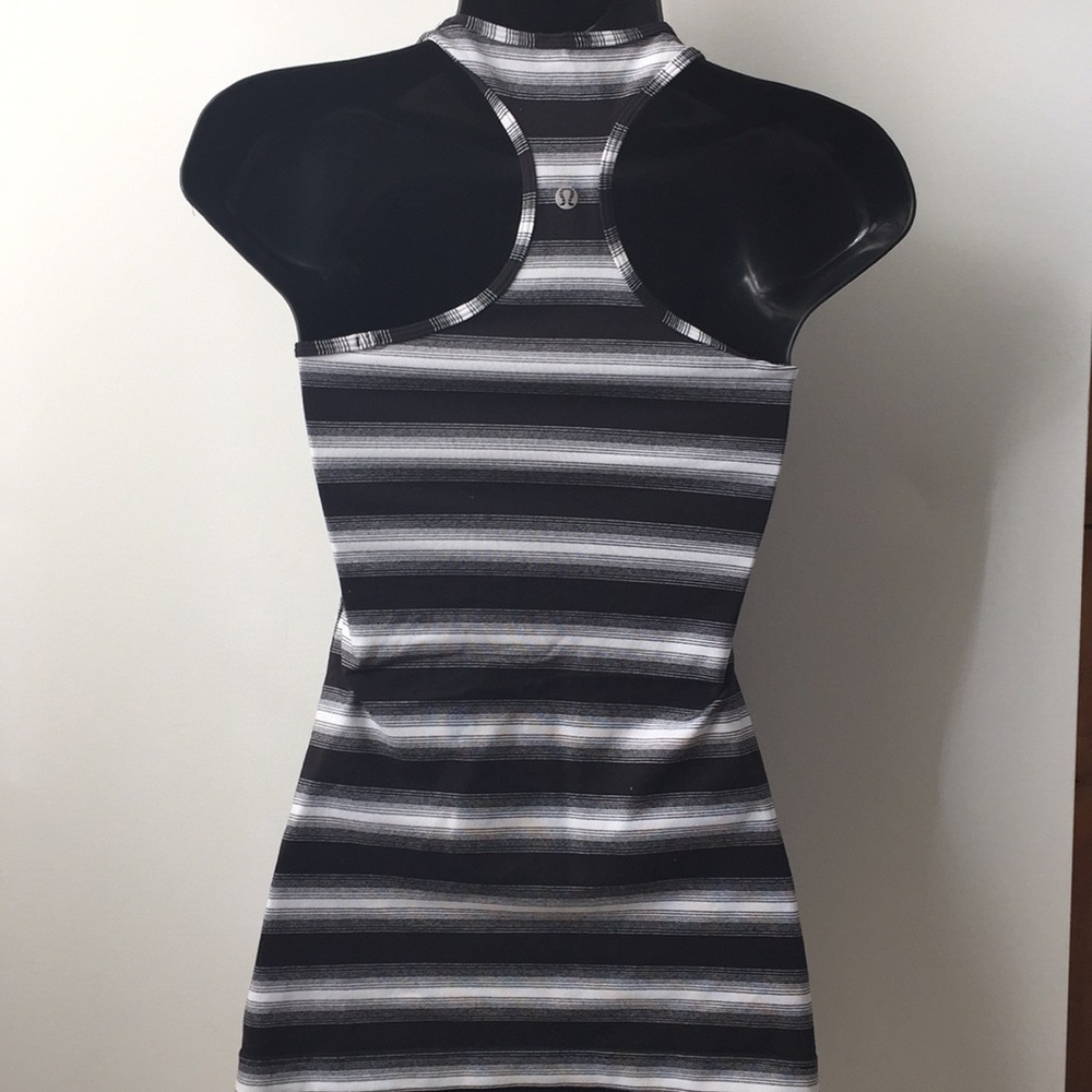Lululemon Used workout top - Picture 2 of 5